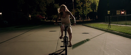It follows - 2014 It follows - 2014