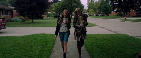 It follows - 2014 It follows - 2014