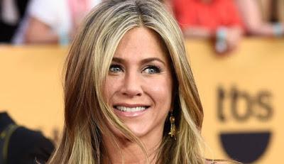 Jennifer Aniston imagen de aerolínea de Emiratos Árabes