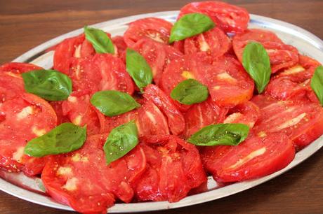 Ensalada de tomates (de verdad) con calamares a la plancha Ensalada de tomates (de verdad) con calamares a la plancha