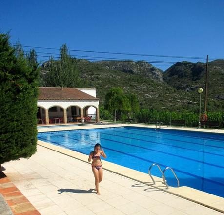Turismo Rural.- Piscina en La Carroja.- La casita de Baix.- Alpatró Mis vacaciones 2ª Piscina, La Carroja, La Huerta, verdura fresca, turismo rural, casa rural, alpatró, vall de la gallinera, casita de baix, el castellot, blog solo yo, solo yo, blog diario