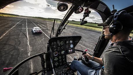 ¿Puede un helicóptero desafiar a un drift car? Helicopter-VS-GT86-battle