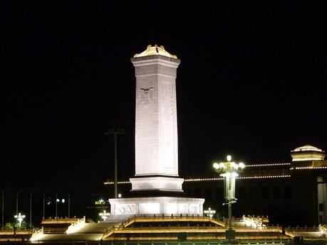 Monumento a los héroes del pueblo en la plaza de Tiannamen