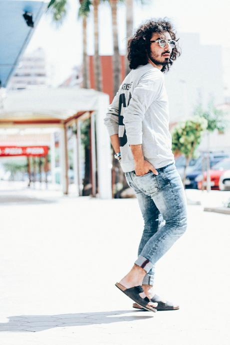 DEAD LEGACY DEAD_LEGACY_Glamour_Narcotico_Dead_Legacy_Sweater_Skinny_Jeans_Pull&Bear_Sandals_Sunday_Somewhere_Sunglasses_Charlie_Cole_Menswear_Street_Style_El_Perello (3)