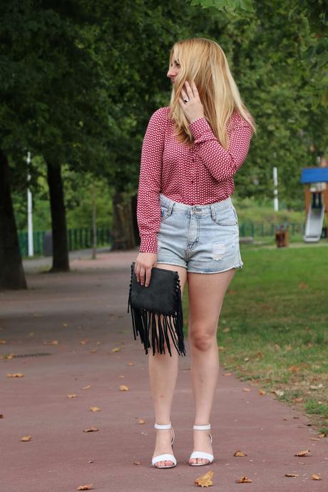 Con camisa y shorts Con camisa y shorts