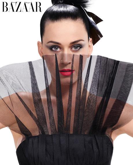 Katy Perry posa para la portada de septiembre de Harper's Bazaar