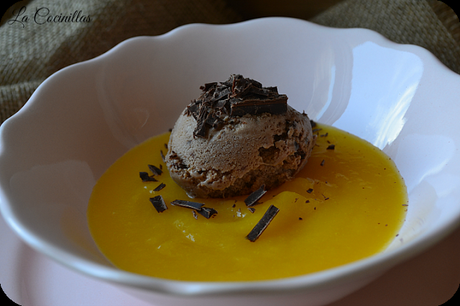 Crema de mango con helado de chocolate