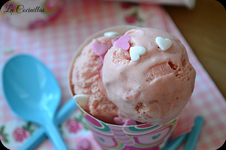 HELADO DE FRESAS CON NATA