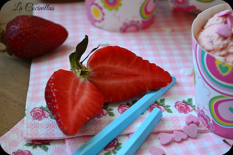 HELADO DE FRESAS CON NATA