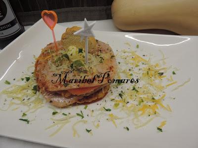 Hamburguesas de calabaza con jamón de pavo, tomate y queso. Hamburguesas de calabaza con jamón de pavo, tomate y queso.