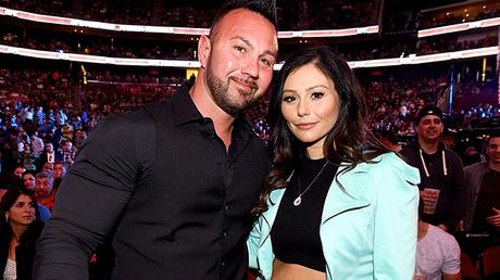 Noche de lucha! JWOWW y Roger acuden al combate entre Machida y Rockhold Noche de lucha! JWOWW y Roger acuden al combate entre Machida y Rockhold