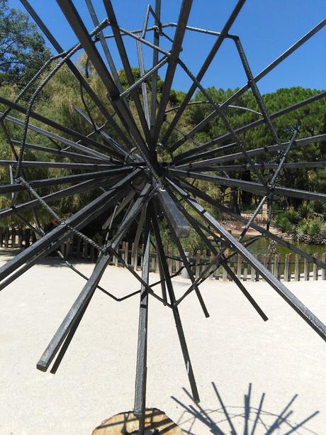 EXPOSICIÓN ESCULTURAS DE HIERRO RECICLADO DE JESUS GUALLAR. JARDÍN BOTÁNICO, ZARAGOZA