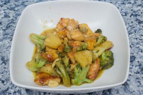 Pollo y brócoli con piña al cava _MG_1883