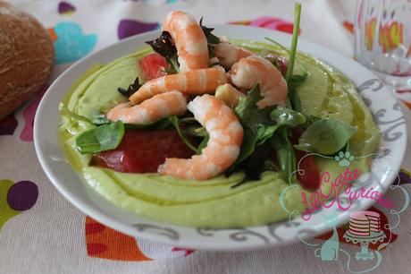 GAZPACHO DE AGUACATE CON LANGOSTINOS