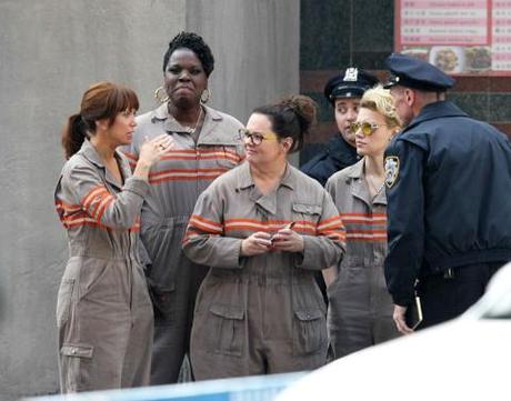 Imagen de #ChrisHemsworth en el reboot femenino de #Ghostbusters