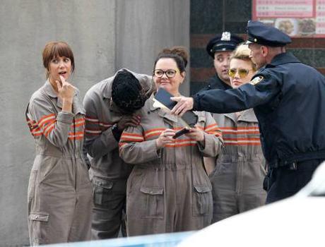 Imagen de #ChrisHemsworth en el reboot femenino de #Ghostbusters