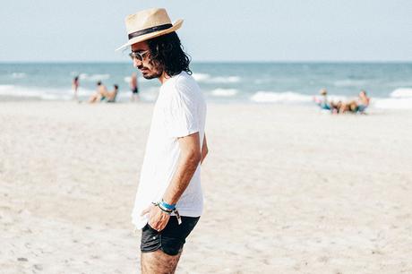 From The Stalls With Equivalenza U_USE_TO_TOLD_ME_I_LOVE_YOU_UNDER_THE_SUN_EQUIVALENZA_Glamour_Narcotico_Charlie_cole_H&M_Total_Look_Menswear_lifestyle_fashion_for_men_el_perello (7)