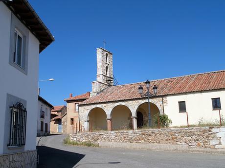 Antiguo Camino de Santiago: Robles de La Valcueva a La Robla en bici.