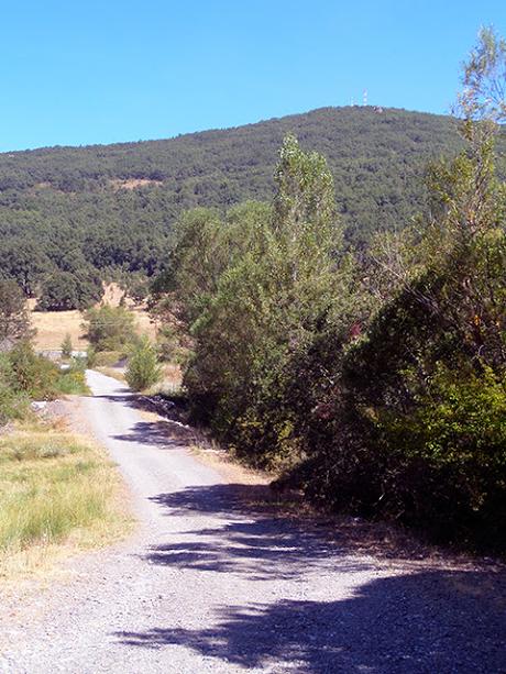 Antiguo Camino de Santiago: Robles de La Valcueva a La Robla en bici.