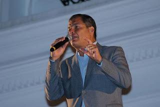 Correa llama rechazar violencia: pueden chantajear país