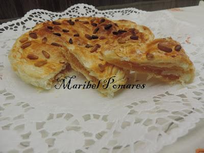 Hojaldre con cabello de ángel y piñones. Hojaldre con cabello de ángel y piñones.