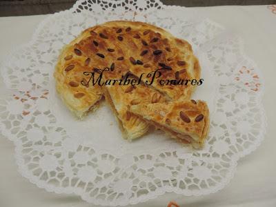 Hojaldre con cabello de ángel y piñones. Hojaldre con cabello de ángel y piñones.