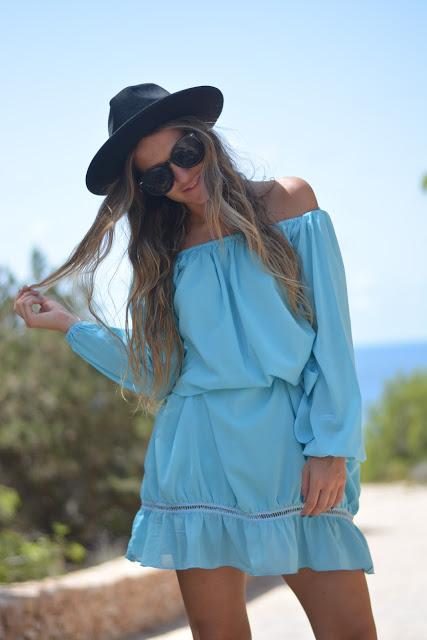 BEACHY LOOKS: BLUE DRESS