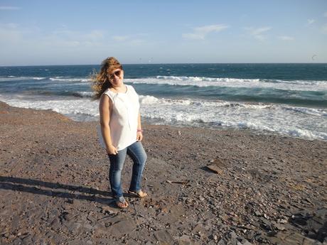 Top con volante delantero Top con volante delantero