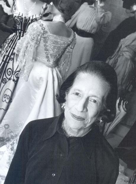 Diana Vreeland DV. una anecdótica autobiografía de la excéntrica emperatriz de la moda diana vreeland costume institute