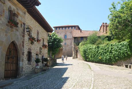 SANTILLANA DEL MAR... VIAJAMOS A LA EDAD MEDIA