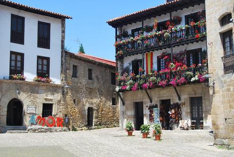 SANTILLANA DEL MAR... VIAJAMOS A LA EDAD MEDIA