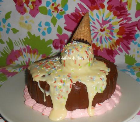 Torta con cucurucho de helado Torta con cucurucho de helado