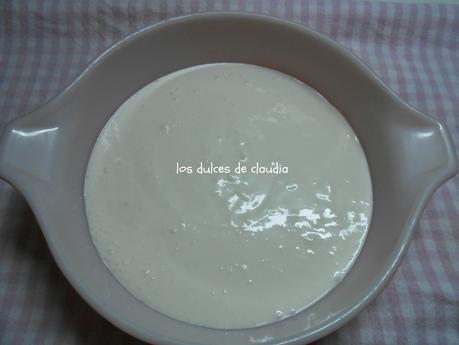 Bizcocho de plátano con crema agria Bizcocho de plátano con crema agria