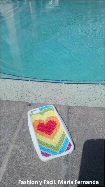 Fundas para el móvil a punto de cruz en vacaciones y relax (Cross stitch and a mobile case on vacation and relax) Fundas para el móvil a punto de cruz en vacaciones y relax (Cross stitch and a mobile case on vacation and relax)