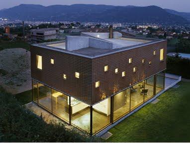 Casa Minimalista con Fachada de Cobre