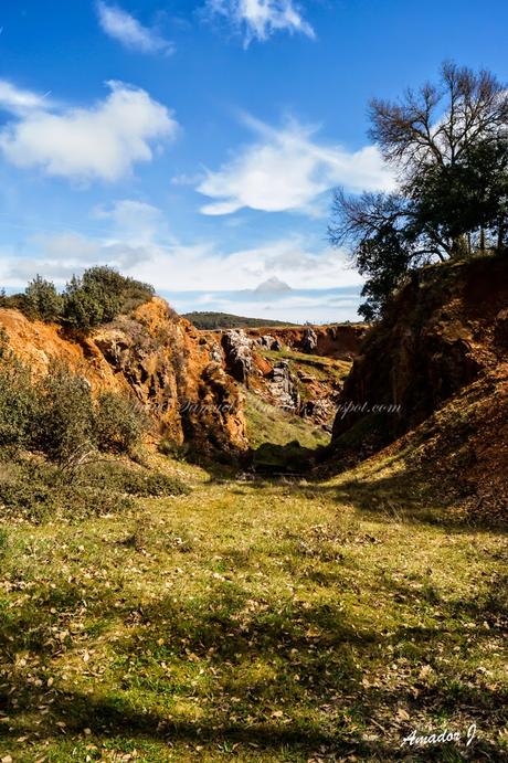 SEVILLA: EL CERRO DEL HIERRO. DISTINTAS FORMAS DE ENFOCAR