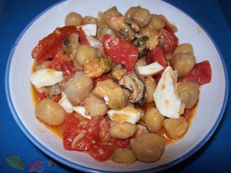 ENSALADA DE GARBANZOS Y MEJILLONES ENSALADA DE GARBANZOS Y MEJILLONES