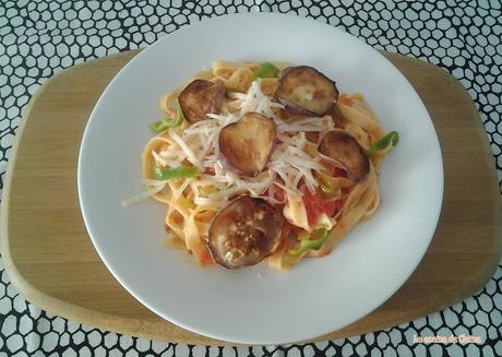 Fettuccine con pimientos y berenjenas Fettuccine con pimientos y berenjenas