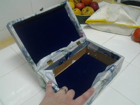 Renovación de una caja de madera. Renovación de una caja de madera.