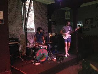 Crónica: Rollercoaster Kills e Islas Marshall rompen tímpanos en la fiesta de presentación del Fuzzville!!! Crónica: Rollercoaster Kills e Islas Marshall rompen tímpanos en la fiesta de presentación del Fuzzville!!!