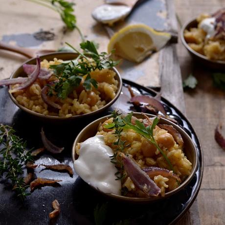 ARROZ POLAU CON GARBANZOS Y HIERBAS FRESCAS ARROZ POLAU CON GARBANZOS Y HIERBAS FRESCAS
