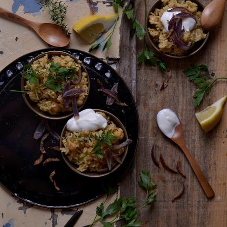 ARROZ POLAU CON GARBANZOS Y HIERBAS FRESCAS ARROZ POLAU CON GARBANZOS Y HIERBAS FRESCAS