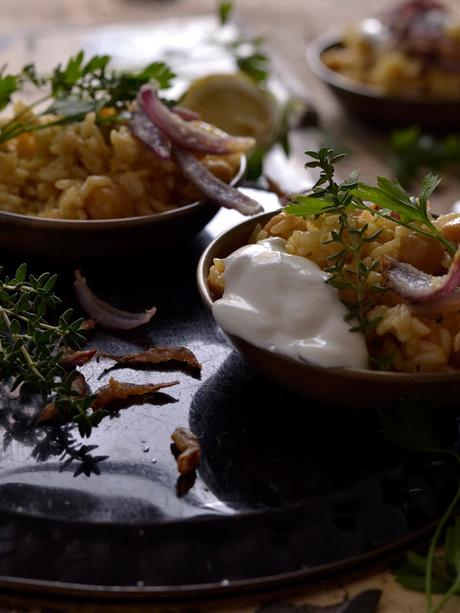 ARROZ POLAU CON GARBANZOS Y HIERBAS FRESCAS ARROZ POLAU CON GARBANZOS Y HIERBAS FRESCAS