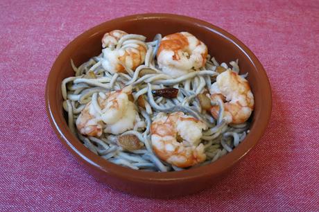 Cazuelita de gulas y gambas