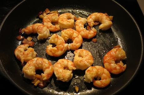 Cazuelita de gulas y gambas