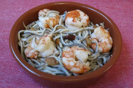 Cazuelita de gulas y gambas