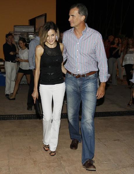 Dña. Letizia luce de nuevo transparencias en Mallorca Dña. Letizia luce de nuevo transparencias en Mallorca