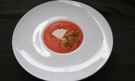 Salmorejo de Pimientos Rojos, Queso de Cabra e Higos