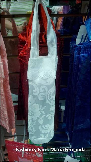 Ideas para forrar botellas: Vestidos y Bolsos (Ideas to wrap bottles: dresses and bags) Ideas para forrar botellas: Vestidos y Bolsos (Ideas to wrap bottles: dresses and bags)