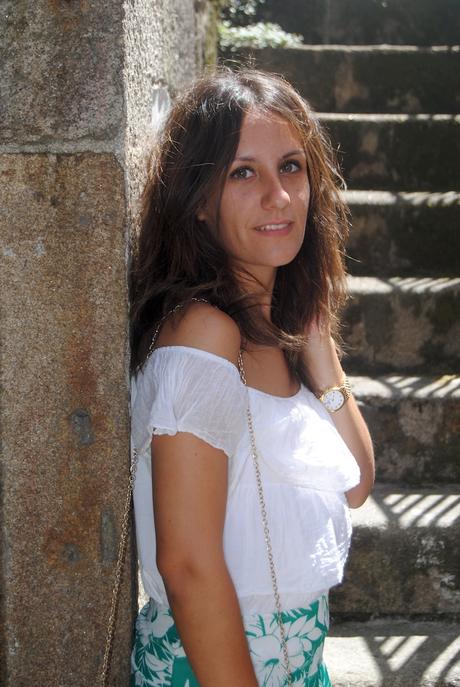 Off the shoulder Off the shoulder